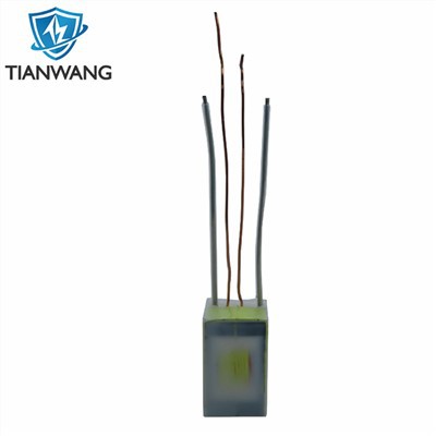 3,7 V aukštos įtampos transformatorius lankiniam žiebtuvėliui